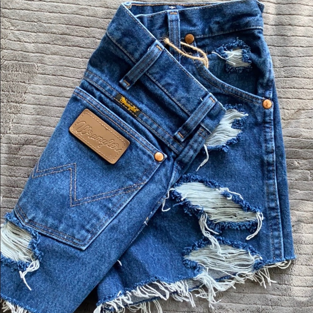 Wrangler cut off shorts